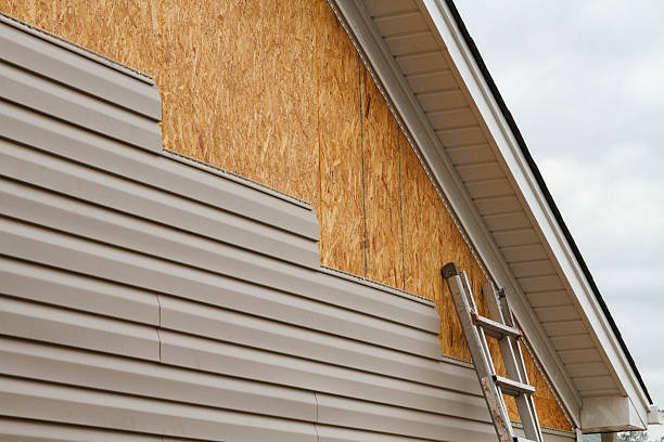 24/7 Emergency Storm Damage Siding Repair experts in Hebron, IL